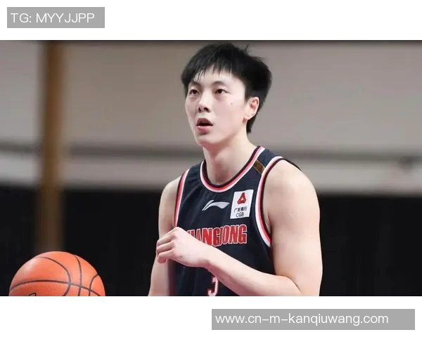 胡明轩强势复出携手徐杰合力砍下28分12助攻带队大胜卫冕冠军