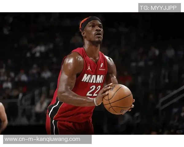 热火与马刺第二场激战回顾球员表现与战术分析全景呈现